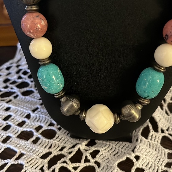 Pink, Blue, and White Beaded Necklace (1) - Picture 2 of 4